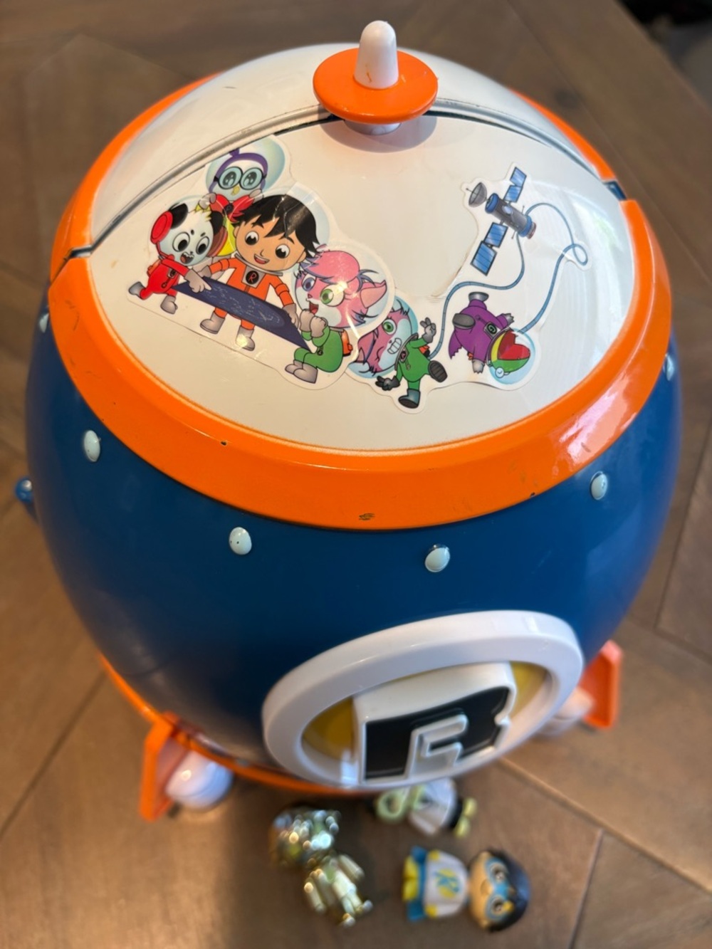 Ryan's World Giant Mystery Adventure Playset Silver Egg w/ 3 Figures - Picture 8 of 9